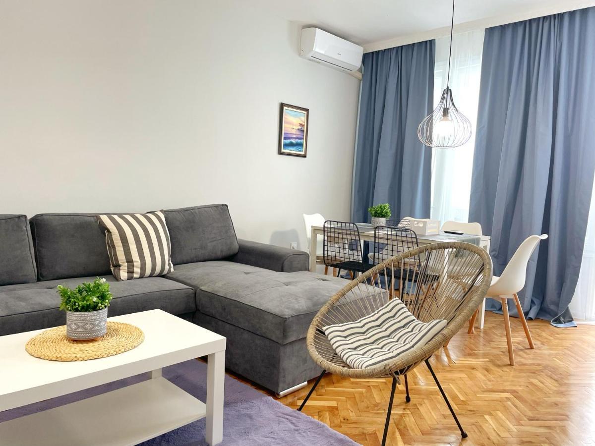 Appartamento Holiday Home Burgas
