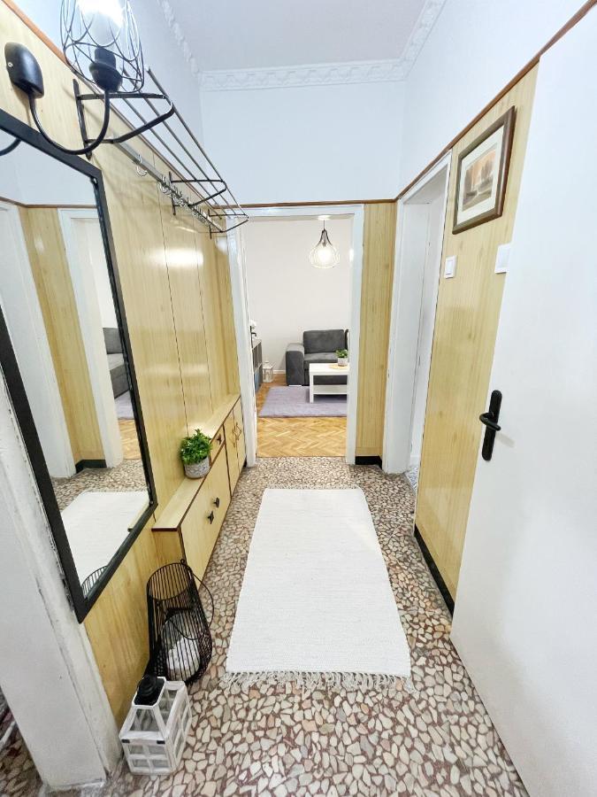 Апартамент Holiday Home *
