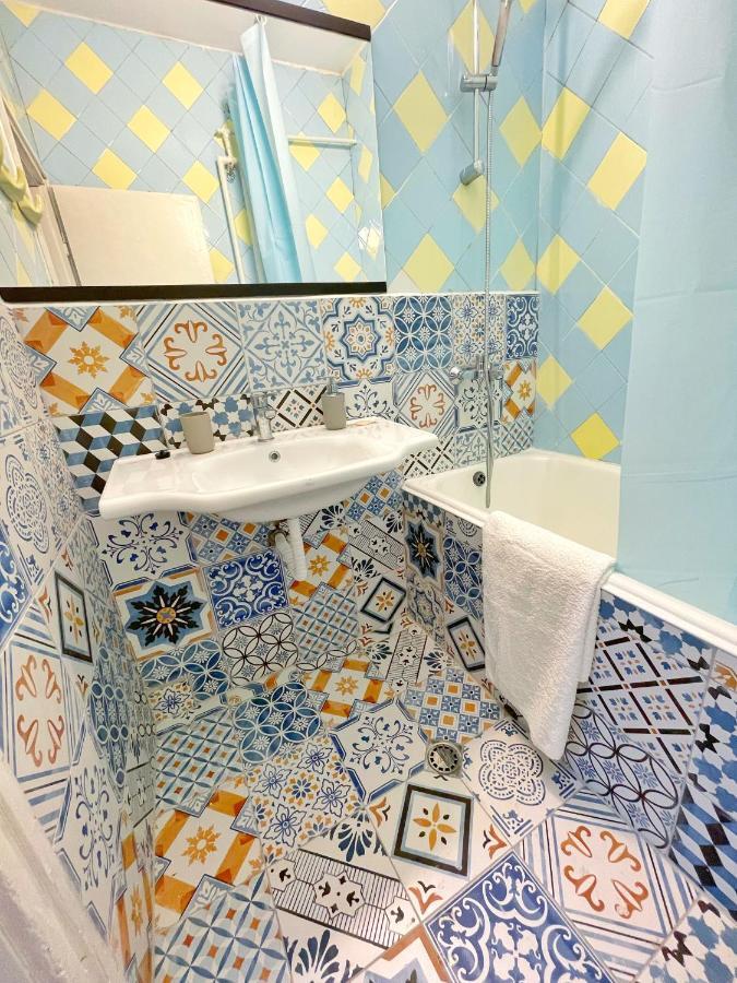 Апартамент Holiday Home *